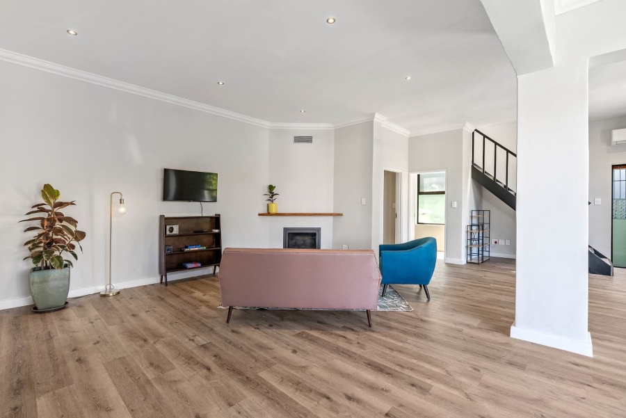 4 Bedroom Property for Sale in Sea Point Western Cape